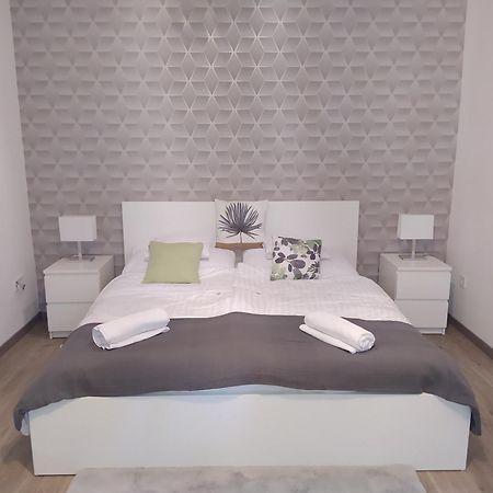 Lady Mabel'S Apartment Near To Arena, Puskas Stadion And City Park, With Guarded Parking Place Budapest Extérieur photo